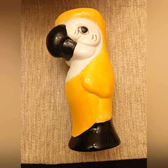 Yellow and Black Parrot Figurine Summer Drink Cup - Picture 1 of 2